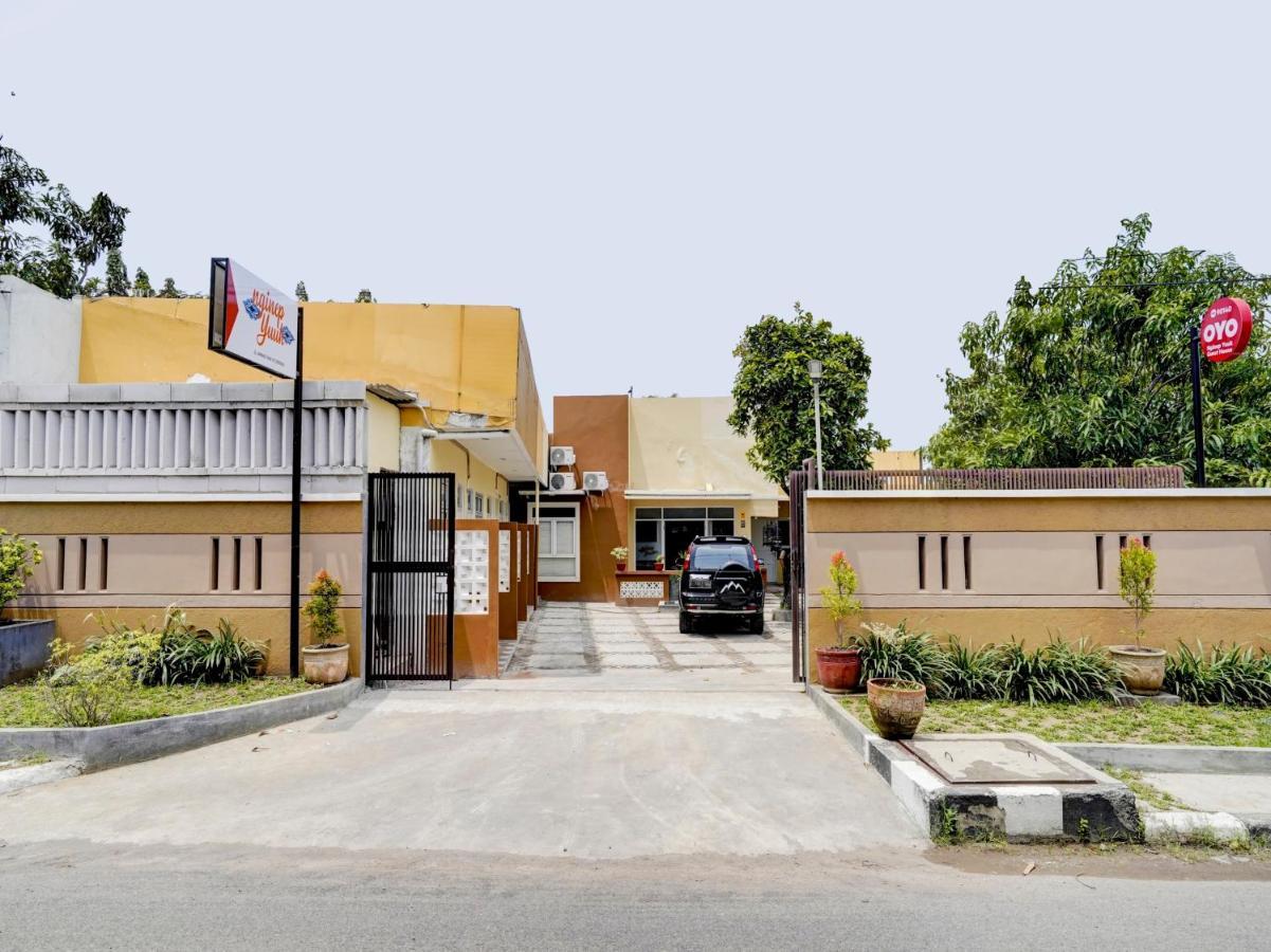 Oyo 90140 Nginep Yuuk Guest House Cirebon Εξωτερικό φωτογραφία